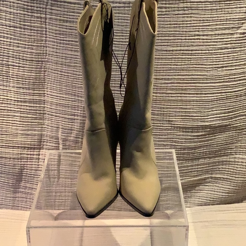 High heel boots
